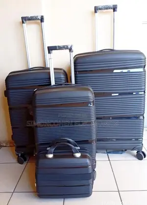 4in1 Luxurious Unbreakable Suitcase(Size 2)
