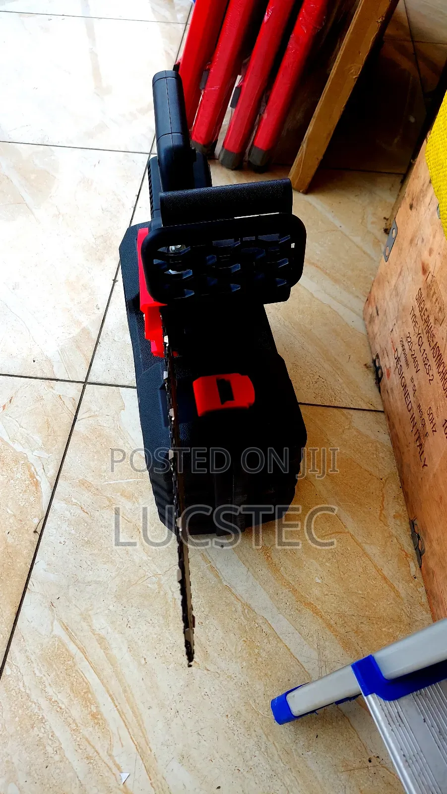 Luxstec Cordless Chainsaw