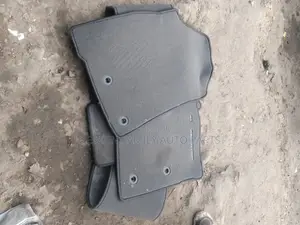 Toyota Land Cruise V8 Floor Mats
