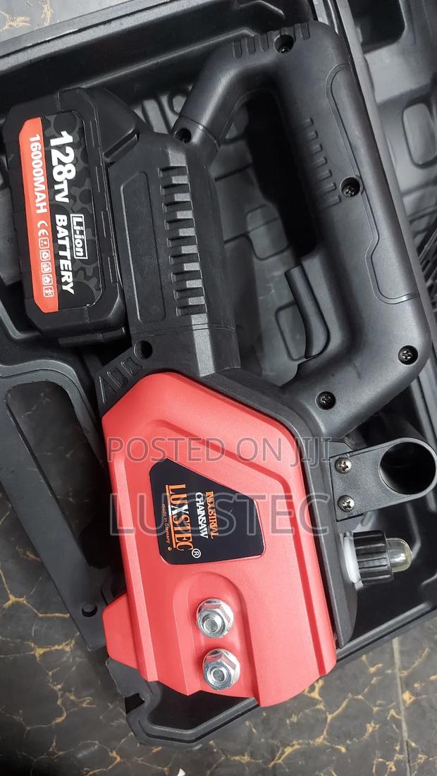 Super Select Cordless Lithium Ion Chainsaw - thumbnail 2