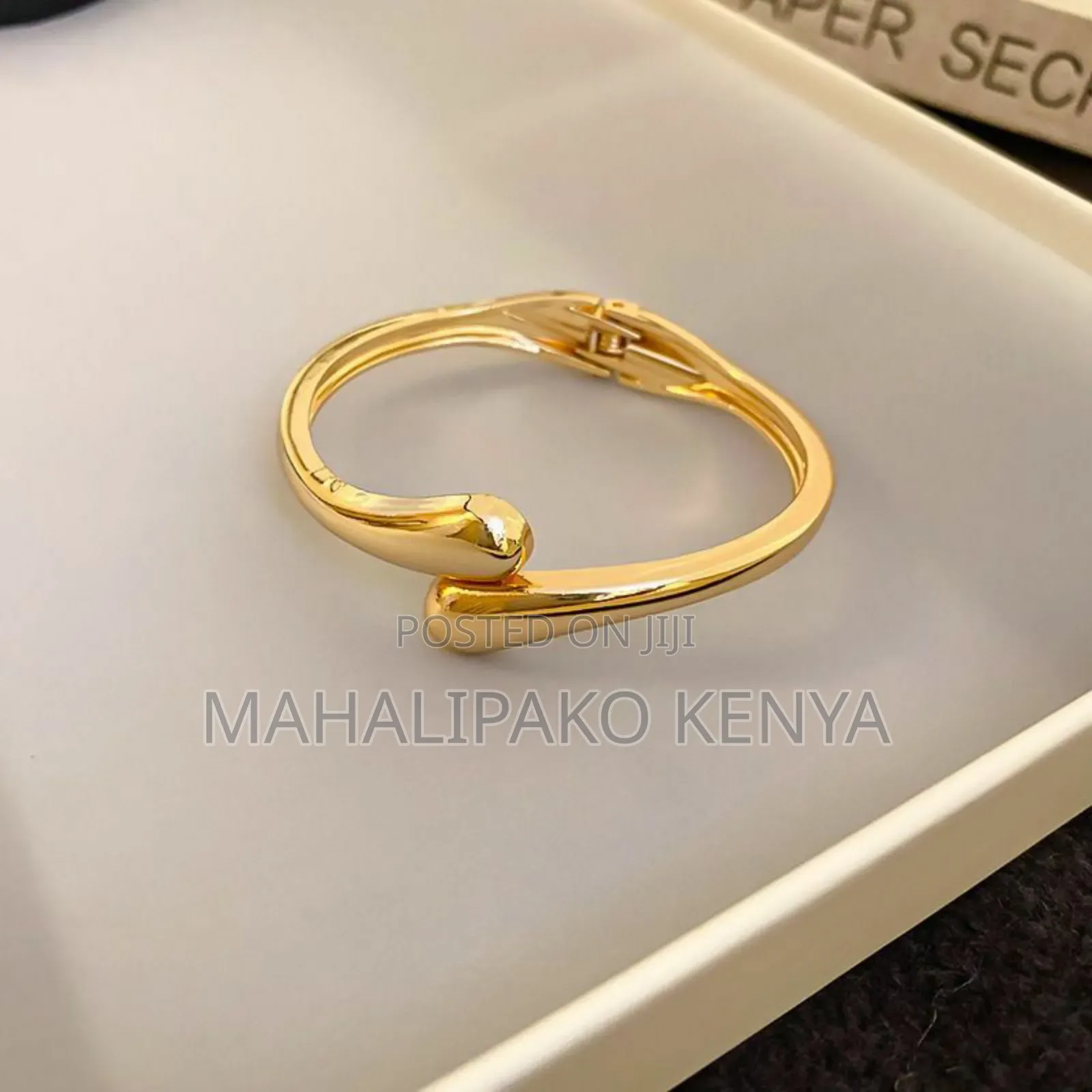 Women Classy Bracelet
