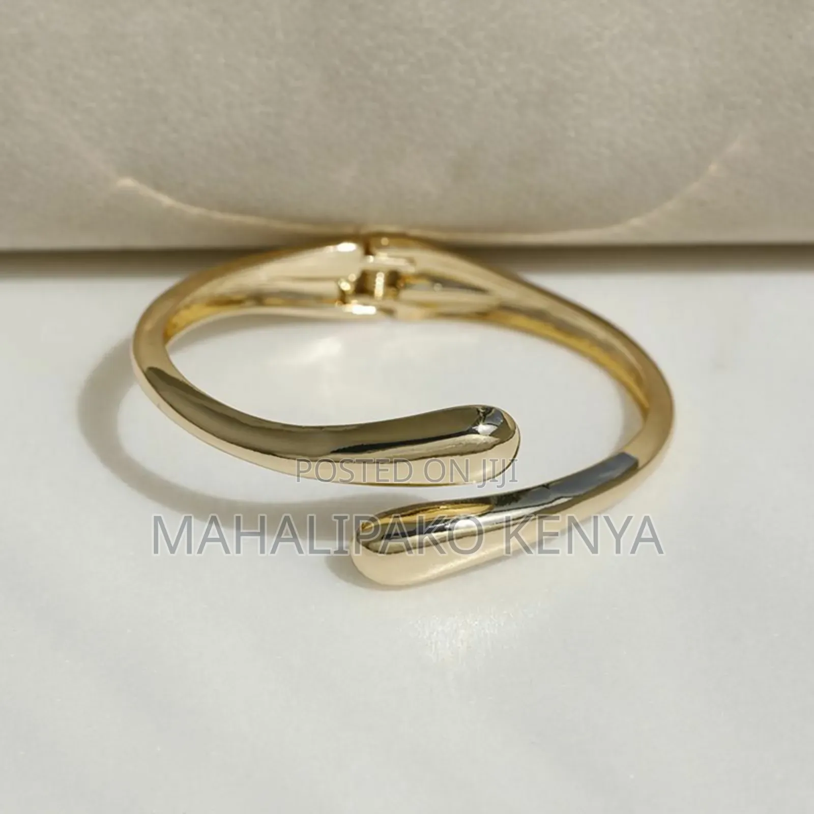 Women Classy Bracelet