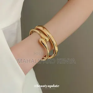 Women Classy Bracelet