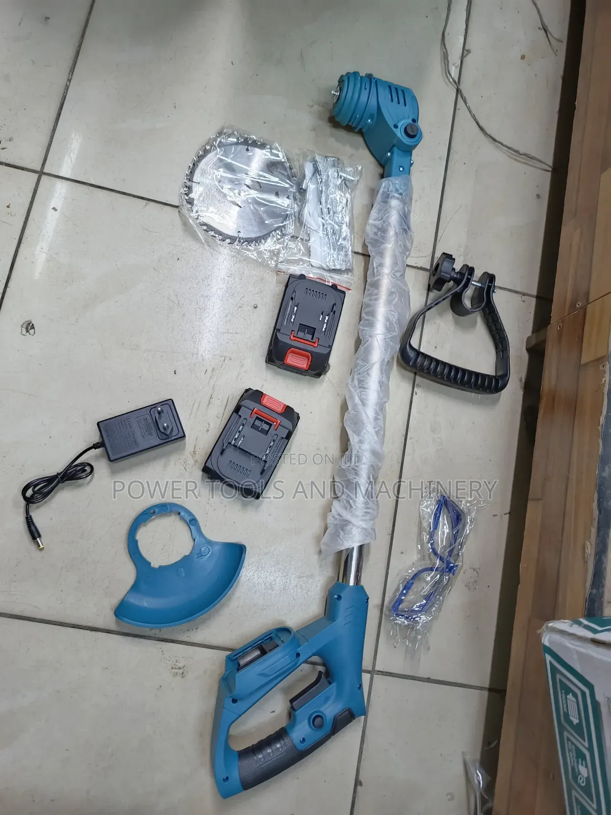 Descent Cordless Brush Cutter Machine
