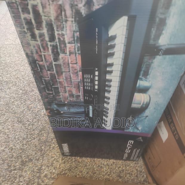 Yamaha PSR-E473 Keyboard