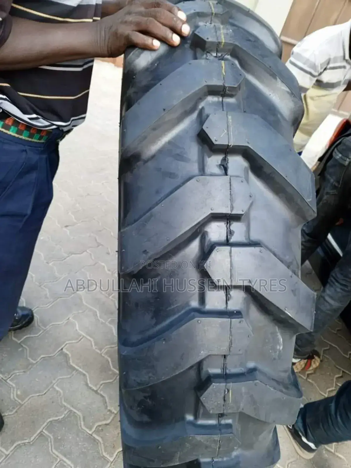 14.00 _24 Roadshine Tyres