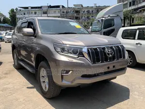 Toyota Land Cruiser Prado 2.8 2018 Gold