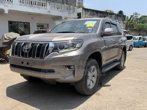 Toyota Land Cruiser Prado 2.8 2018 Gold