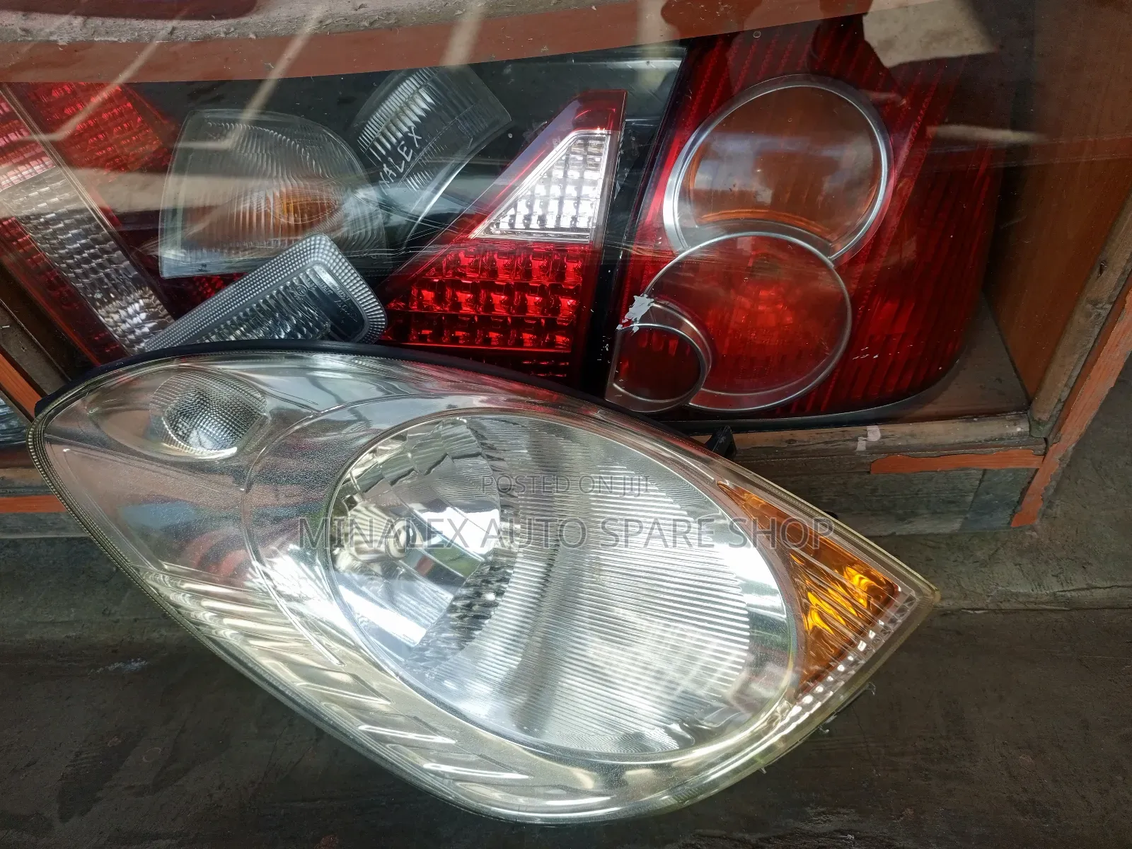 Ex-Japan Nissan Note 2005/6 Nonzenon RHS Headlight