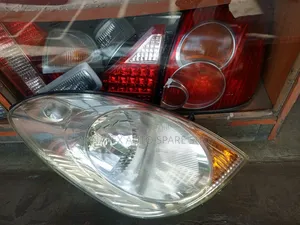 Ex-Japan Nissan Note 2005/6 Nonzenon RHS Headlight