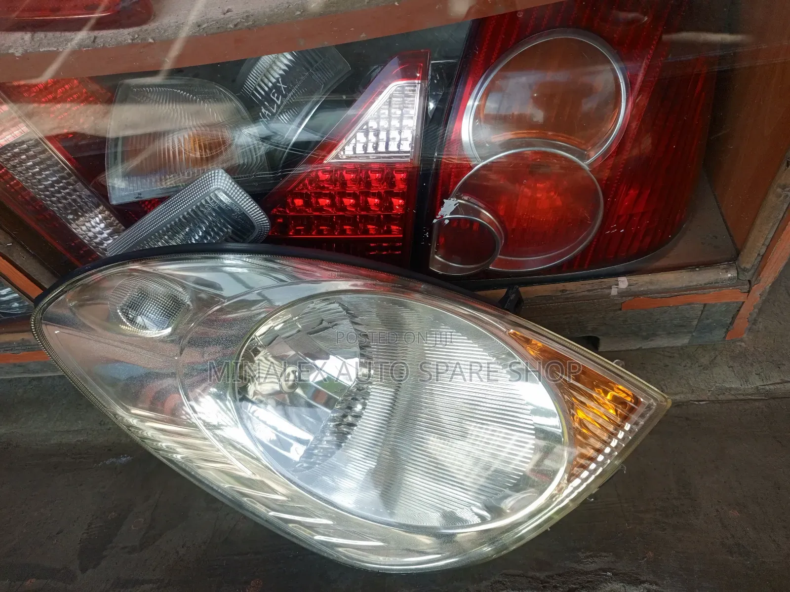 Ex-Japan Nissan Note 2005/6 Nonzenon RHS Headlight