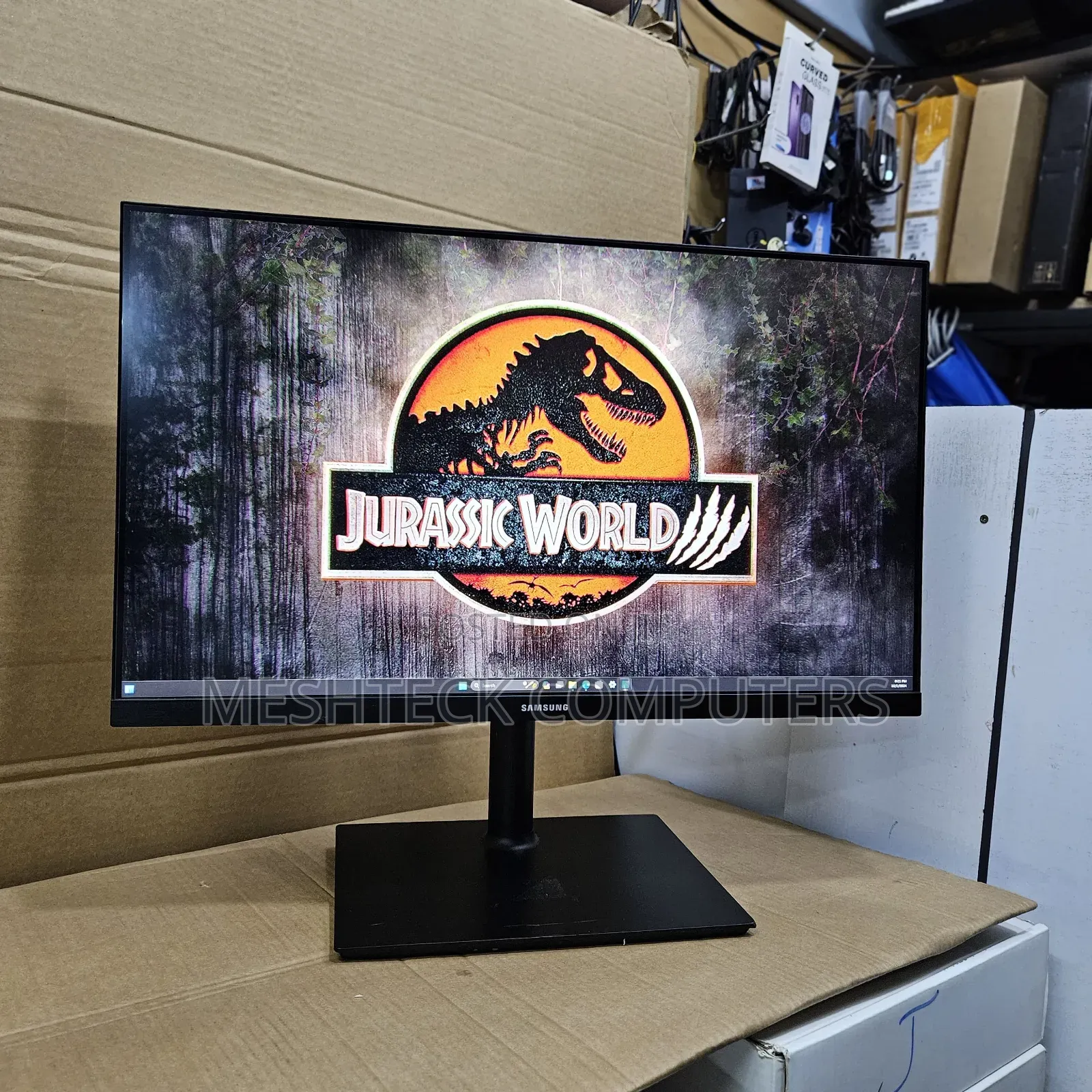 Samsung 27 Inches Frameless With Two-K Resolution