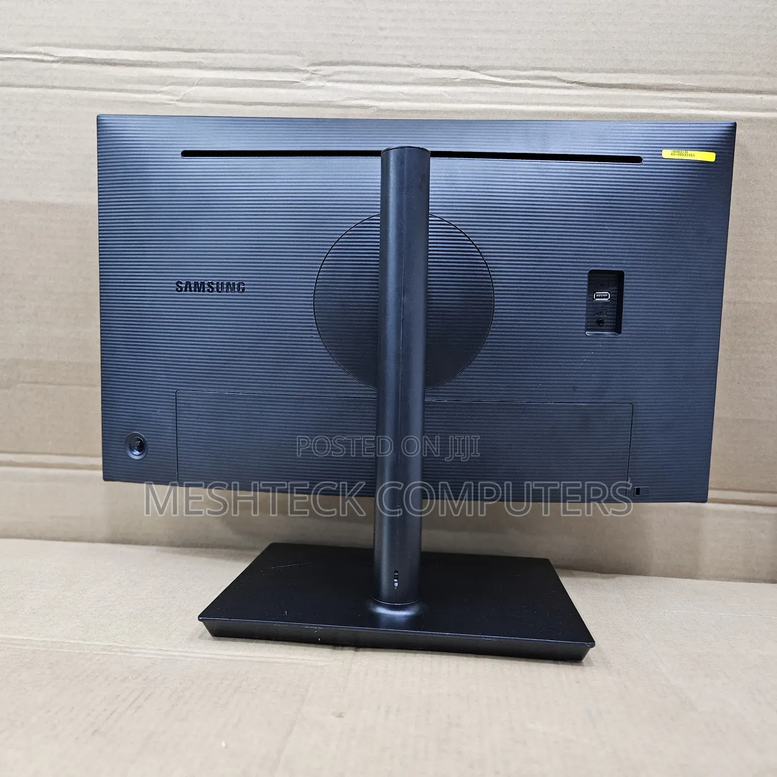 Samsung 27 Inches Frameless With Two-K Resolution