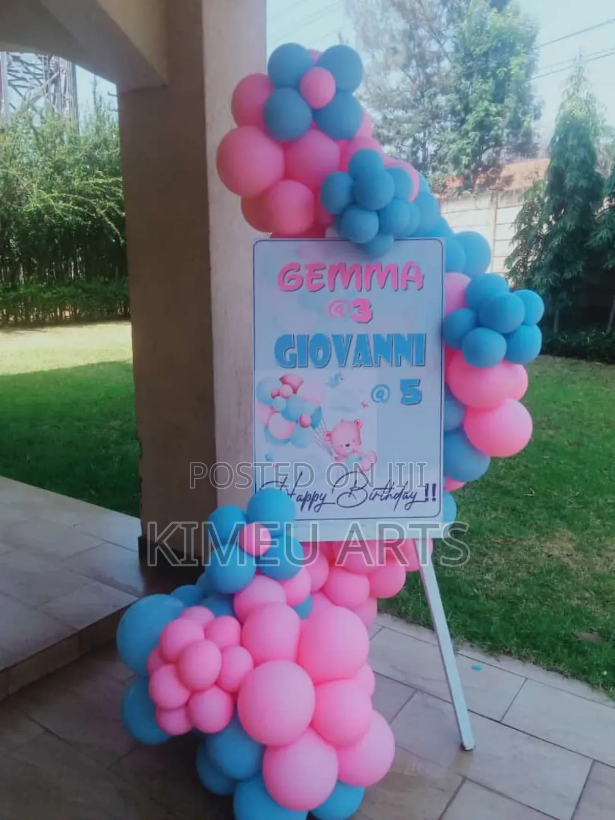 Photo Booths and Balloon Decor for Hire During Social Events