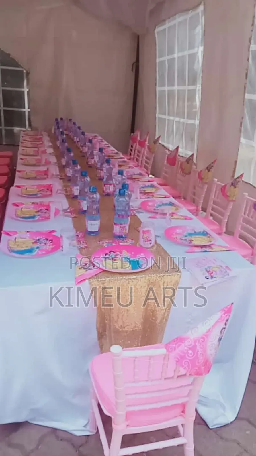 Photo Booths and Balloon Decor for Hire During Social Events