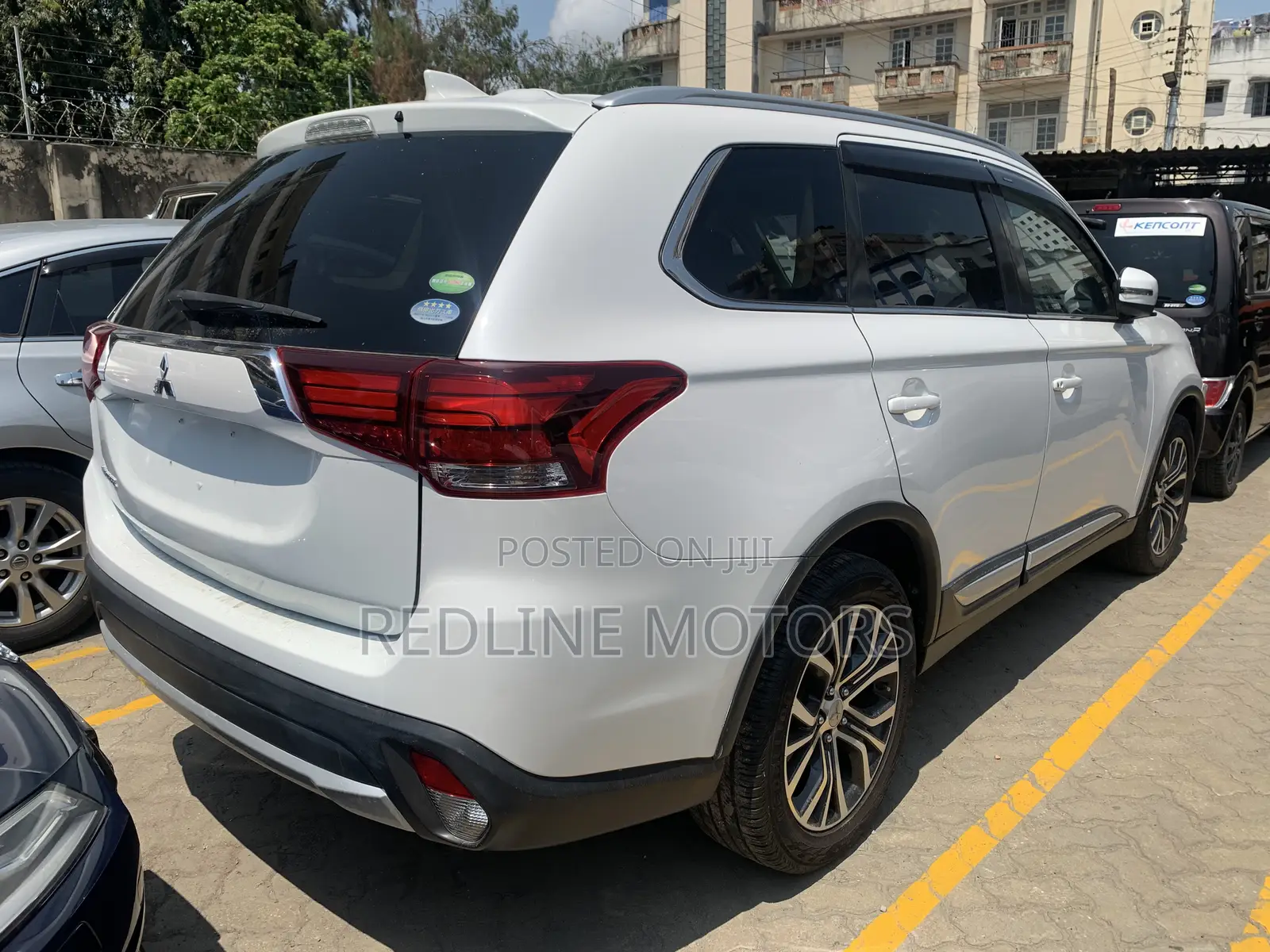 Mitsubishi Outlander SE FWD 2017 White