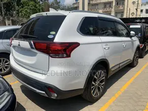 Mitsubishi Outlander SE FWD 2017 White