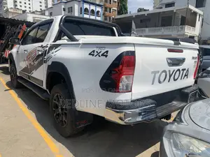 Toyota Hilux SR5+ 4x4 2017