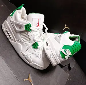 Jordan 4 Retro Metallic/ Pine Green Sneaker
