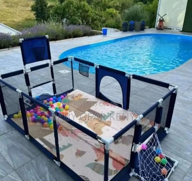 Kid's Playpen *Playpen - main view