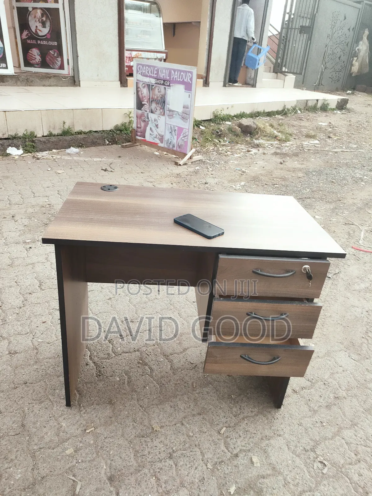 Strong Table 0.9m