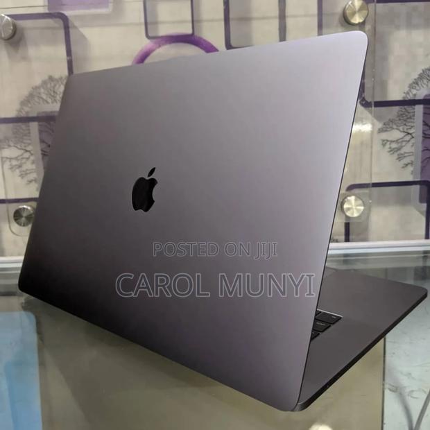 New Laptop Apple MacBook Pro 2017 16GB Intel Core I7 SSD 256GB