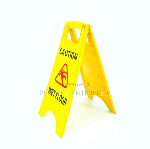 Wet Floor Caution Sign - thumbnail 2