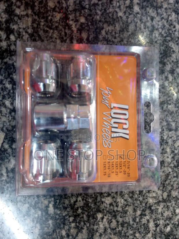 Lock Nuts With 2 Special Keys for Different Car Models - thumbnail 2