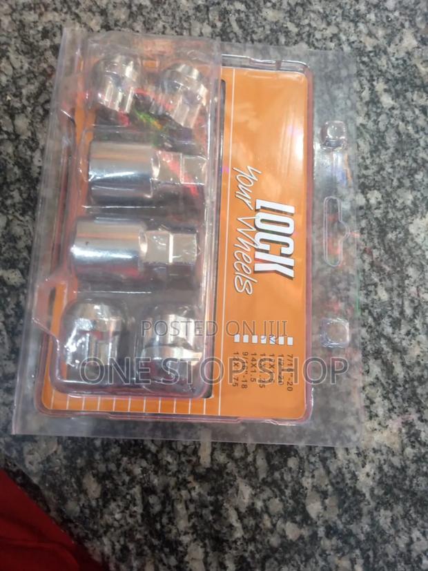 Lock Nuts With 2 Special Keys for Different Car Models - thumbnail 4