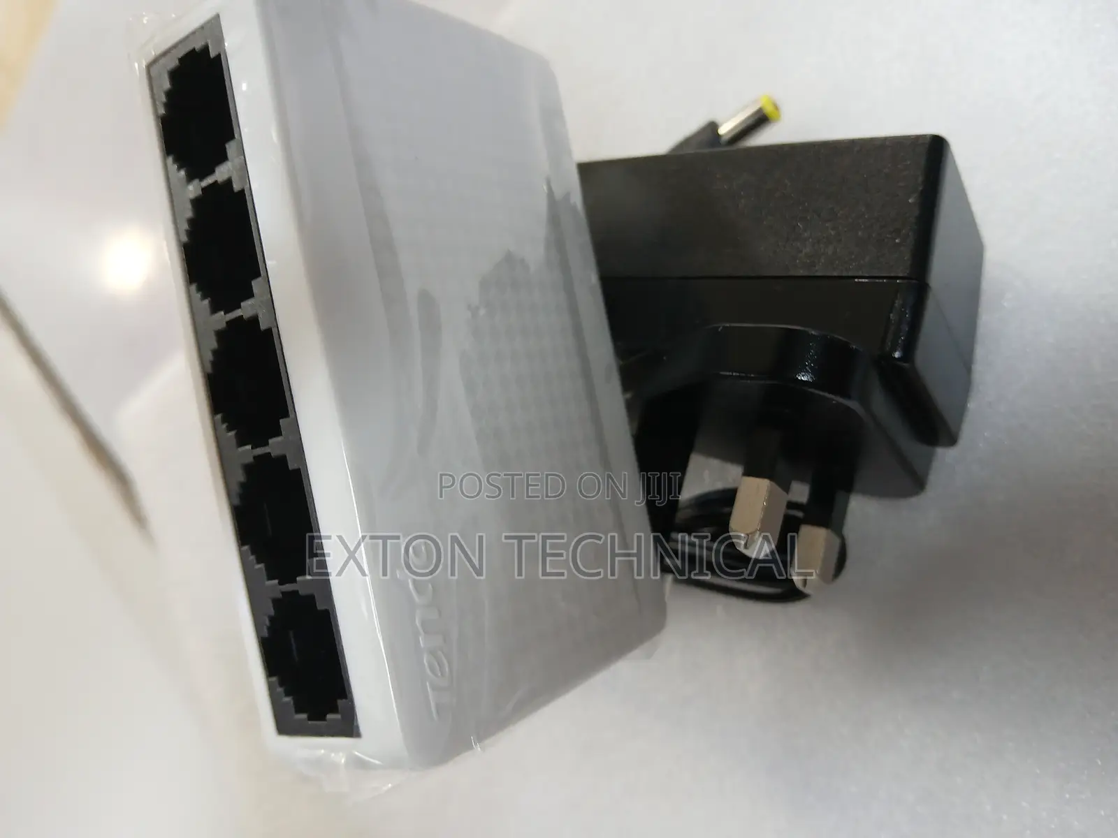 Tenda 5-Port 10/100mbps Fast Ethernet Switch