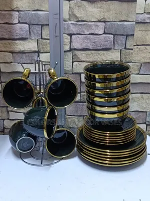 Black and Gold Dinner Set