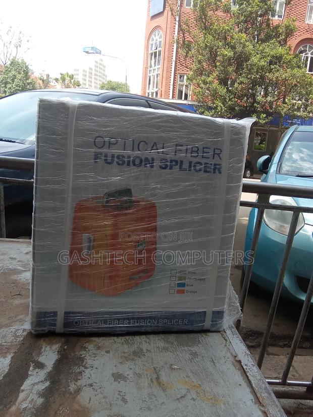 High Quality Optical Fiber Fusion Splicer Machine \\