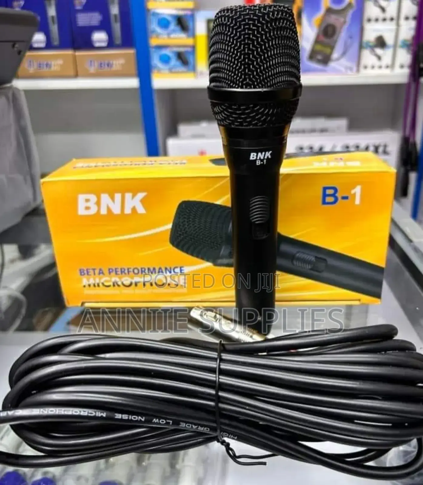 BNK B_1 Wire Microphone
