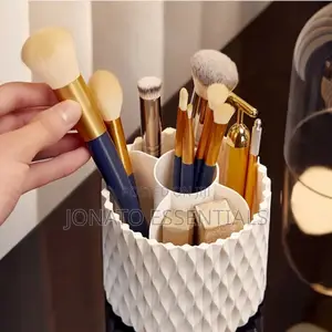 Makeup Brush Holder and Organizer