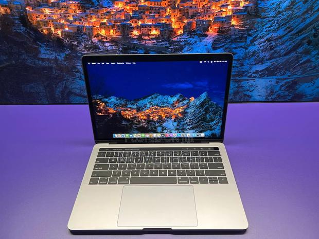 Laptop Apple MacBook 2016 16GB Intel Core I7 SSD 1T - main view