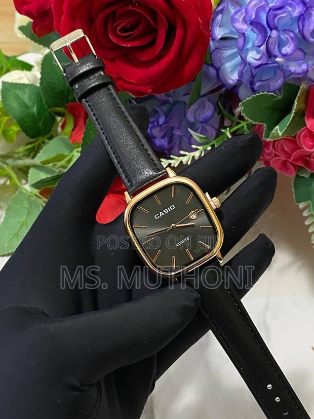 Casio Square Leather - main view