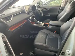 Toyota RAV4 2019 Green