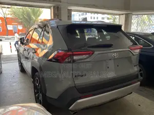 Toyota RAV4 2019 Green