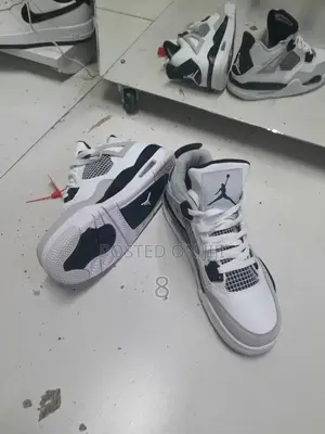 Nlike Air Jordan J4