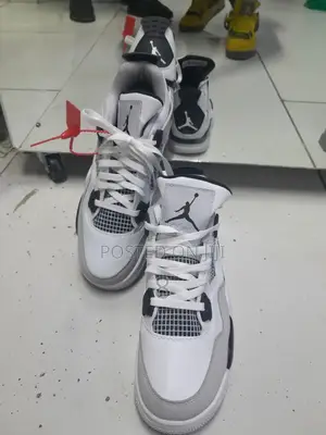 Nlike Air Jordan J4