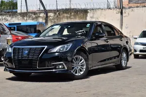 Toyota Crown 2017 Black