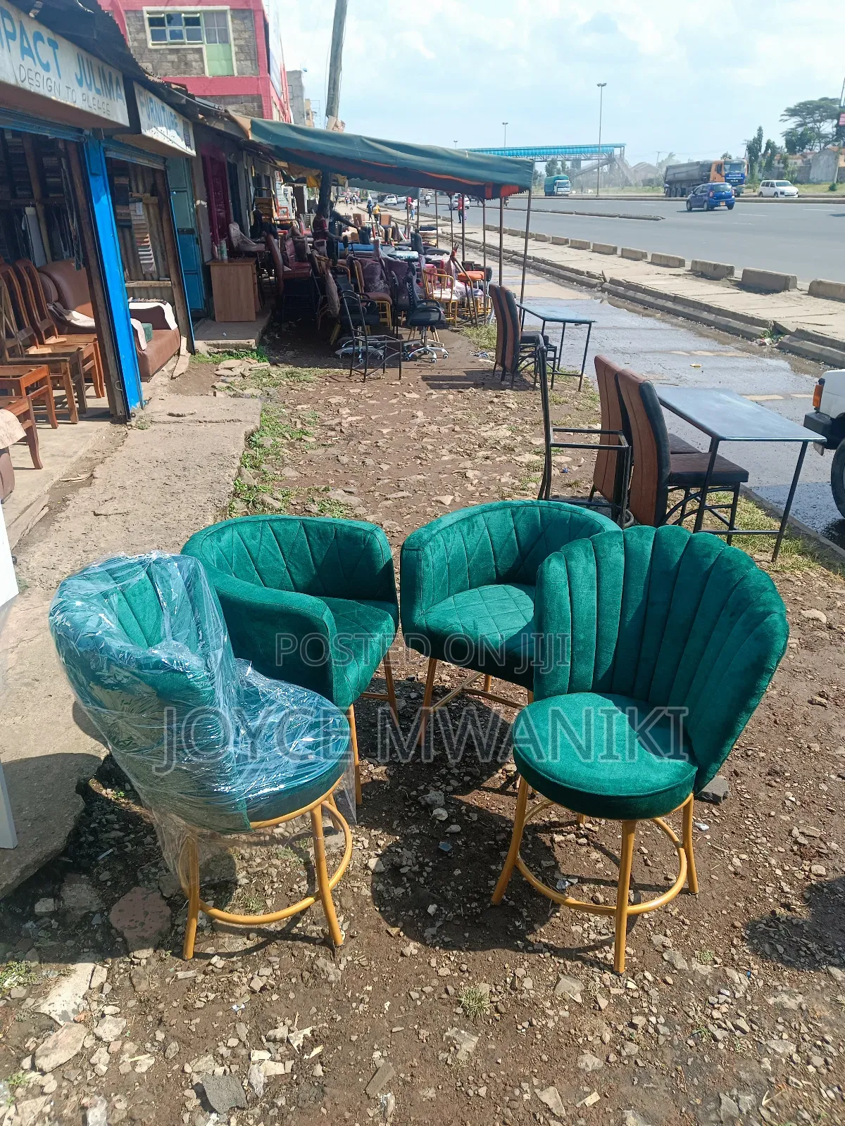 4 Pieces Manicure Seats......