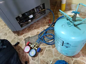 Freezer Gas Refill Service