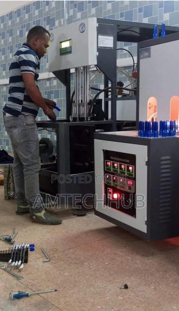 PET Bottle Blowing Machine