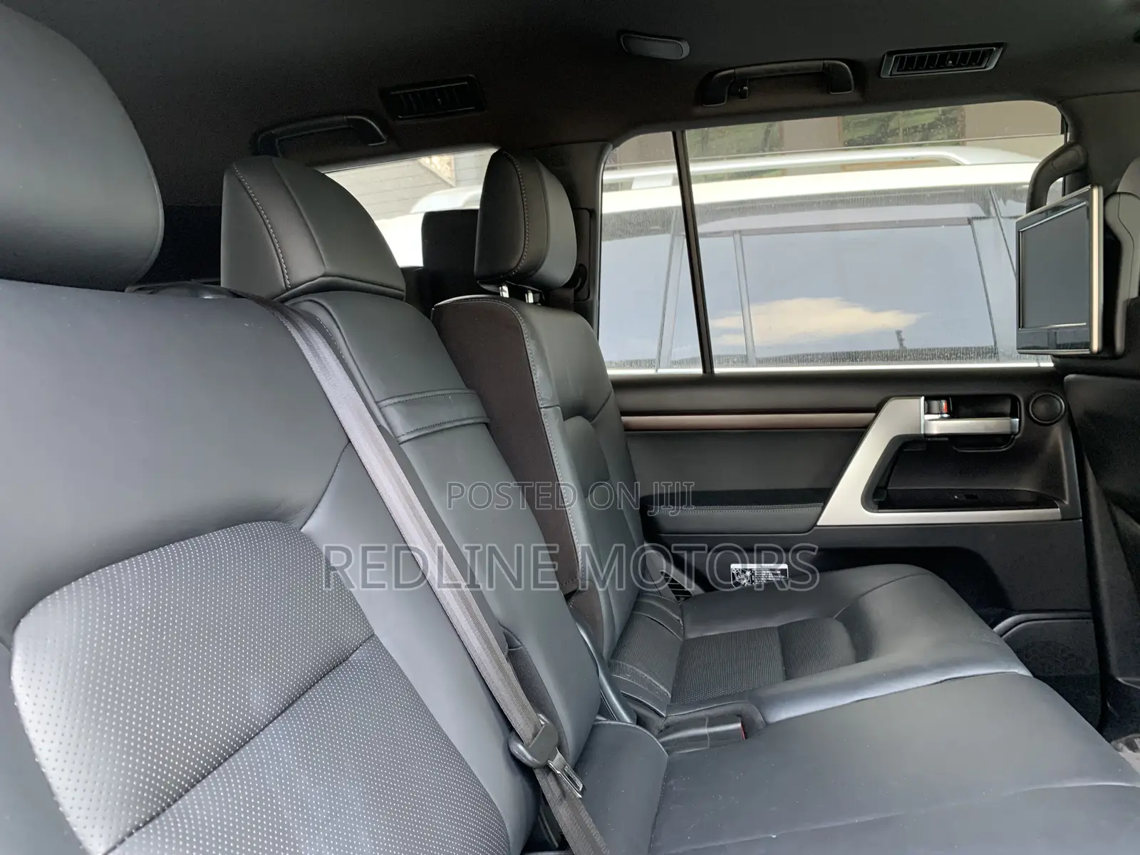 Toyota Land Cruiser 4.6 V8 ZX 2017 White
