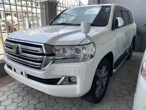 Toyota Land Cruiser 4.6 V8 ZX 2017 White