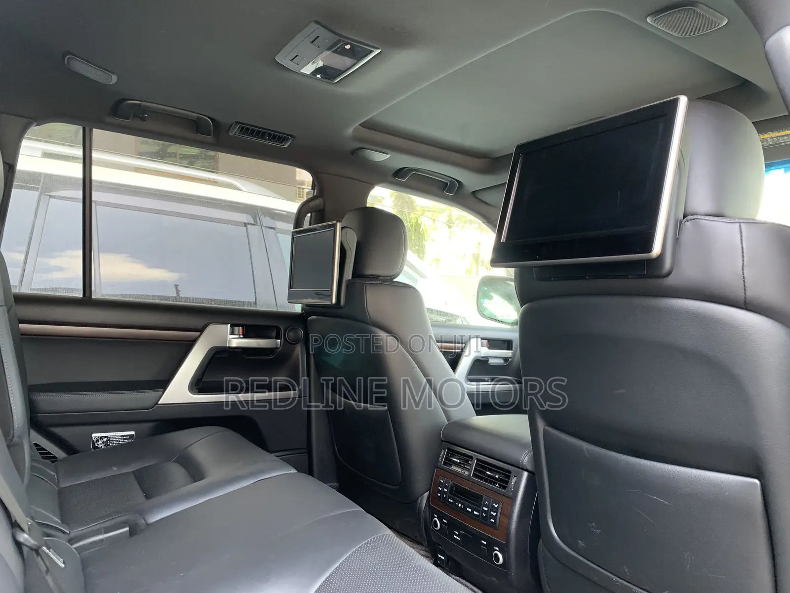 Toyota Land Cruiser 4.6 V8 ZX 2017 White