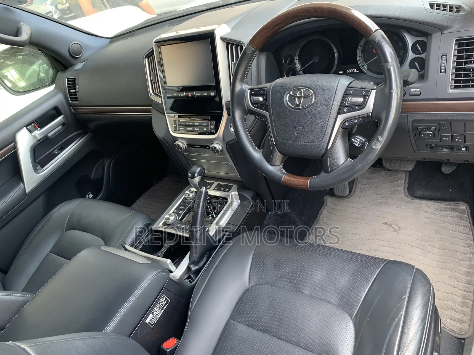 Toyota Land Cruiser 4.6 V8 ZX 2017 White
