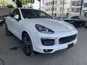 Porsche Cayenne Platinum Edition AWD 2017 White