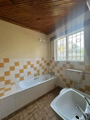 4bdrm Townhouse / Terrace in Kilimani for rent